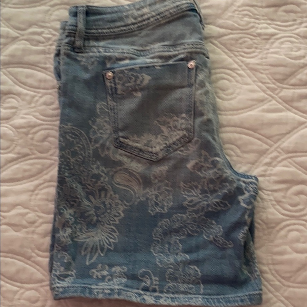 Shorts - Picture 2 of 2